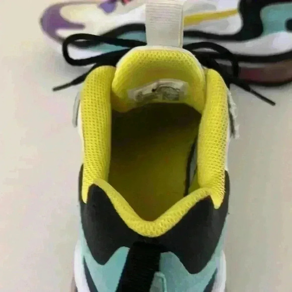 Nike Air Max 270 React Geometric Abstract 5Y - Picture 8 of 11